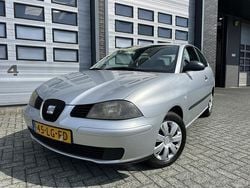 Grijs Gebruikt 2002 Seat Ibiza Stella Hatchback | € 1.399 (Eerlijke prijs)