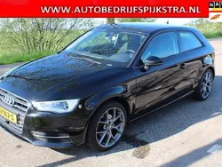 Zwart Gebruikt 2015 Audi A3 Ambition Hatchback | € 9.950 (Eerlijke prijs)