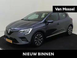 Titaniumgrijs kpn Gebruikt 2020 Renault Clio V Zen Hatchback | € 12.940 (Eerlijke prijs)