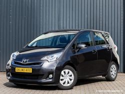 Grijs Gebruikt 2014 Toyota Verso-S Comfort MPV | € 13.950 (Eerlijke prijs)