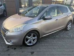 Grijs Gebruikt 2012 Peugeot 208 Allure Hatchback | € 6.240 (Eerlijke prijs)