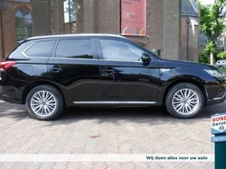 Zwart, metallic lak Gebruikt 2019 Mitsubishi Outlander P-HEV Edition SUV | € 20.990 (Goede deal)
