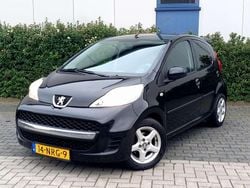 Zwart (metallic) Gebruikt 2010 Peugeot 107 Sport Hatchback | € 3.450 (Iets duurder)