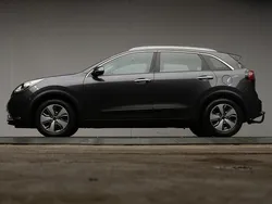 Grijs, metallic lak Gebruikt 2018 Kia Niro Play SUV | € 15.945 (Goede deal)
