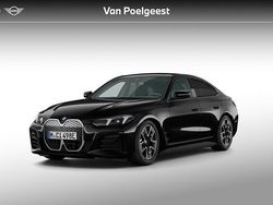 Saphirschwarz metallic (zwart metallic) Nieuw 2025 BMW i4 M Sport Sedan | € 71.970 (Goede deal)
