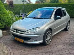 Grijs Gebruikt 2003 Peugeot 206 Quiksilver Hatchback | € 500 (Goede deal)