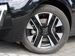 Zwart Gebruikt 2024 Peugeot 208 Allure Hatchback | € 24.750 (Eerlijke prijs)