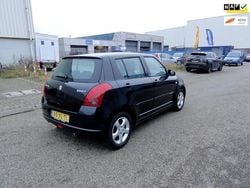 Zwart (metallic) Gebruikt 2007 Suzuki Swift Exclusive Hatchback | € 2.750 (Eerlijke prijs)