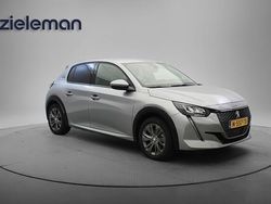 Grijs Gebruikt 2021 Peugeot e-208 Allure Hatchback | € 13.845 (Goede deal)