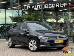 Zwart Gebruikt 2020 VW Golf VIII Style Hatchback | € 18.749 (Eerlijke prijs)