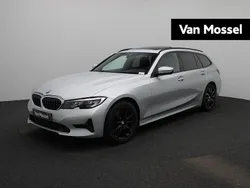 Grijs Gebruikt 2021 BMW 318 Executive Stationwagen | € 29.900 (Eerlijke prijs)