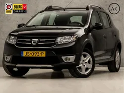 Zwart Gebruikt 2016 Dacia Sandero Lauréate Hatchback | € 10.245 (Eerlijke prijs)