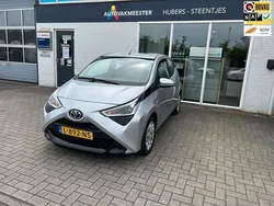 Grijs Gebruikt 2021 Toyota Aygo X-play Hatchback | € 11.995 (Eerlijke prijs)