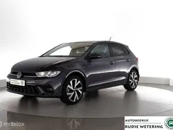 Grijs, metallic lak Gebruikt 2024 VW Polo R-line Hatchback | € 29.950 (Duur)