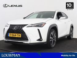 Wit, metallic lak Gebruikt 2023 Lexus UX Business Edition SUV | € 36.945 (Eerlijke prijs)