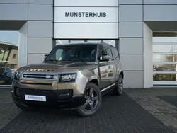 Gondwana stone (bruin metallic)zwart Gebruikt 2023 Land Rover Defender SE Dynamic SUV | € 92.450 (Goede deal)