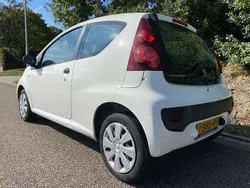Wit Gebruikt 2013 Peugeot 107 Access Hatchback | € 2.749 (Eerlijke prijs)