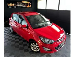 Rood Gebruikt 2013 Hyundai i20 Sedan | € 6.990 (Eerlijke prijs)