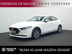 Snowflake white pearl Gebruikt 2021 Mazda 3 Comfort Sedan | € 19.950 (Eerlijke prijs)