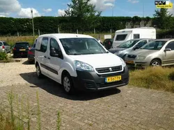 Wit Gebruikt 2018 Peugeot Partner Premium MPV | € 9.748 (Iets duurder)