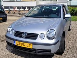 Zilver Gebruikt 2004 VW Polo Comfortline Hatchback | € 1.980 (Iets duurder)