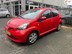 Rood Gebruikt 2007 Toyota Aygo Hatchback | € 2.750 (Eerlijke prijs)