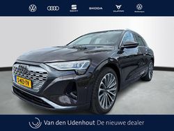 Bruin Gebruikt 2023 Audi Q8 e-tron Advanced SUV | € 62.450 (Iets duurder)
