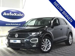 Zwart, metallic lak Gebruikt 2020 VW T-Roc R-line SUV | € 24.444 (Goede deal)