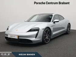 Grijs Gebruikt 2022 Porsche Taycan Performance Package Sedan | € 69.750 (Goede deal)