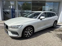 Grijs Gebruikt 2019 Volvo V60 Momentum Stationwagen | € 19.999 (Goede deal)