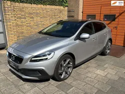 Zilver Gebruikt 2018 Volvo V40 CC Momentum Stationwagen | € 17.999 (Eerlijke prijs)
