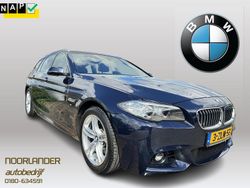 Blauw, metallic lak Gebruikt 2015 BMW 520 M Sport Stationwagen | € 17.450 (Eerlijke prijs)