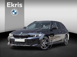 Zwart Gebruikt 2022 BMW 320 Executive Stationwagen | € 37.900 (Eerlijke prijs)