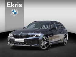 Zwart Gebruikt 2022 BMW 320 Executive Stationwagen | € 40.900 (Iets duurder)