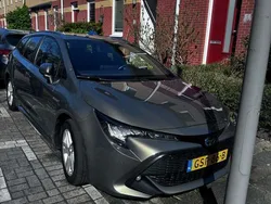 Groen Gebruikt 2022 Toyota Corolla Stationwagen | € 19.999 (Goede deal)