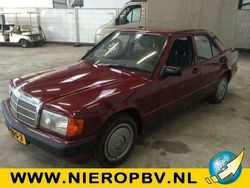 Rood Gebruikt 1993 Mercedes 190 Sedan | € 12.750