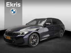 Blauw, metallic lak Gebruikt 2024 BMW 330e Comfort Edition Stationwagen | € 54.900 (Goede deal)