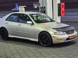 Zilver Gebruikt 1999 Lexus IS200 Executive Line Sedan | € 3.000