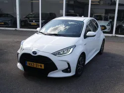 Wit Gebruikt 2021 Toyota Yaris Hybrid Hatchback | € 19.950 (Eerlijke prijs)