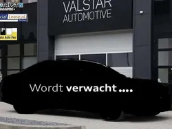Wit, metallic lak Gebruikt 2016 Lexus RC300h Sport Line Coupé | € 25.950 (Eerlijke prijs)