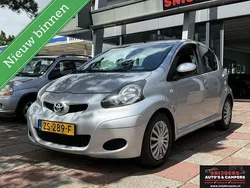 Grijs Gebruikt 2009 Toyota Aygo Hatchback | € 2.650 (Eerlijke prijs)