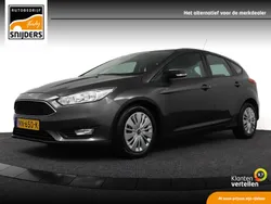 Grijs Gebruikt 2017 Ford Focus Hatchback | € 9.450 (Eerlijke prijs)