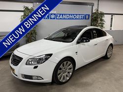 Wit Gebruikt 2009 Opel Insignia Sport Sedan | € 7.995 (Eerlijke prijs)