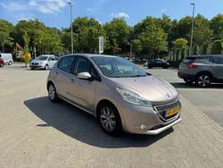 Grijs Gebruikt 2012 Peugeot 208 Envy Hatchback | € 6.450 (Eerlijke prijs)