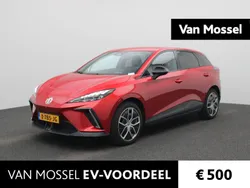 Rood Gebruikt 2023 MG MG4 EV Luxury Hatchback | € 24.995 (Eerlijke prijs)