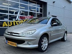 Grijs Gebruikt 2003 Peugeot 206 CC Sport Cabriolet | € 1.750 (Eerlijke prijs)