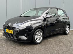 Zwart Gebruikt 2024 Hyundai i10 Comfort Hatchback | € 16.395 (Eerlijke prijs)