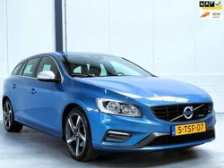 Blauw, metallic lak Gebruikt 2014 Volvo V60 R-Design Stationwagen | € 14.950 (Eerlijke prijs)