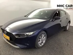 Blauw, metallic lak Gebruikt 2021 Mazda 3 Hatchback | € 22.400 (Eerlijke prijs)