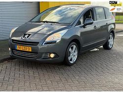 Grijs Gebruikt 2010 Peugeot 5008 MPV | € 5.995 (Iets duurder)